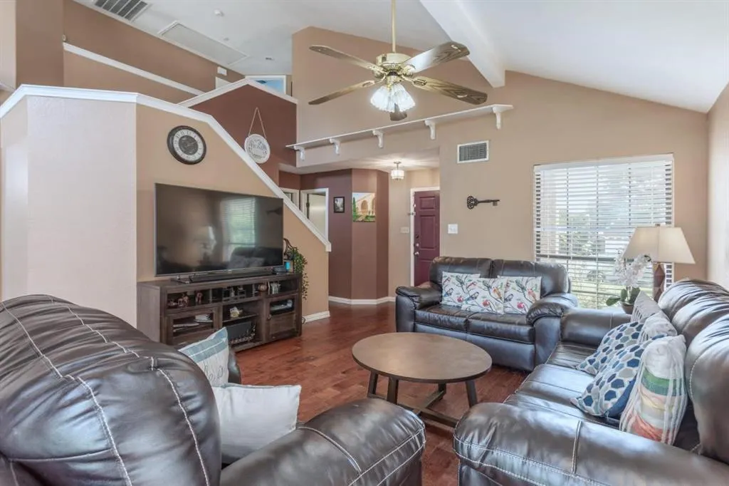 3852 Suffolk Lane