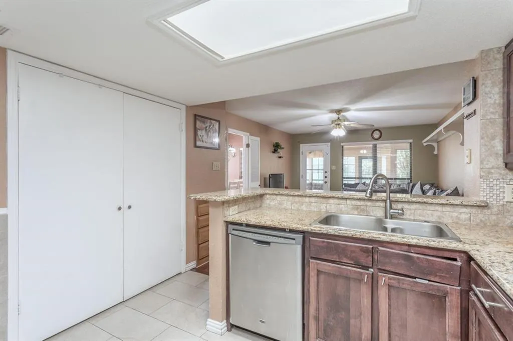 3852 Suffolk Lane