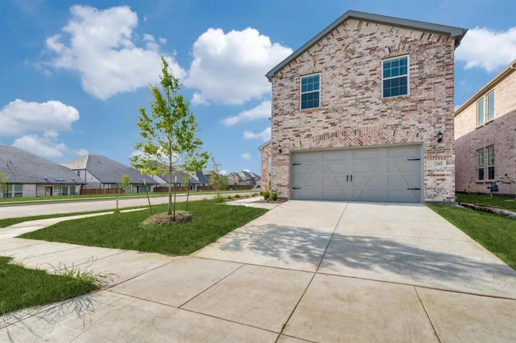 345 Rosemoor Place