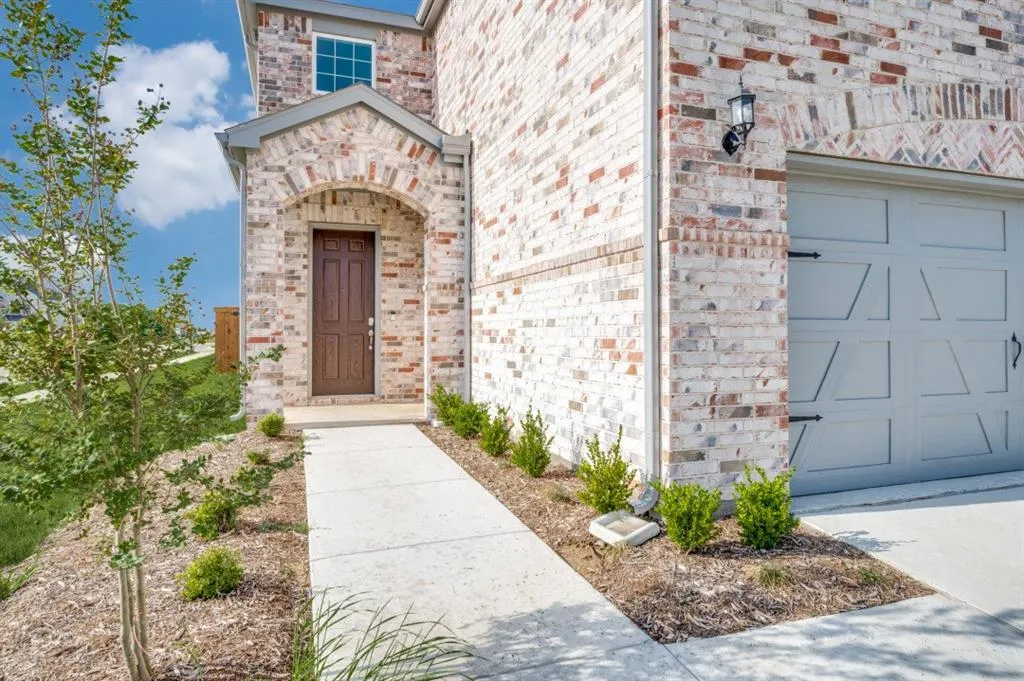 345 Rosemoor Place