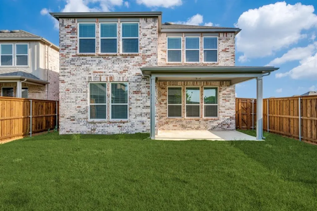 345 Rosemoor Place