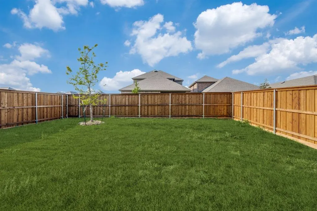 345 Rosemoor Place
