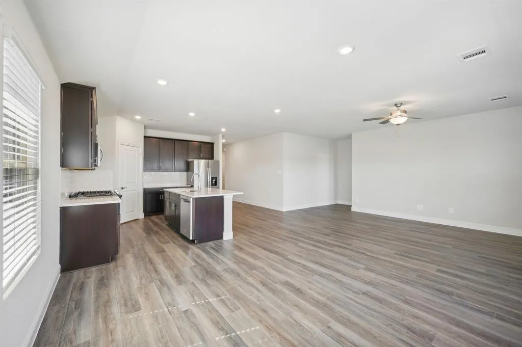 608 Willet Drive