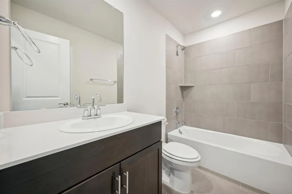 608 Willet Drive