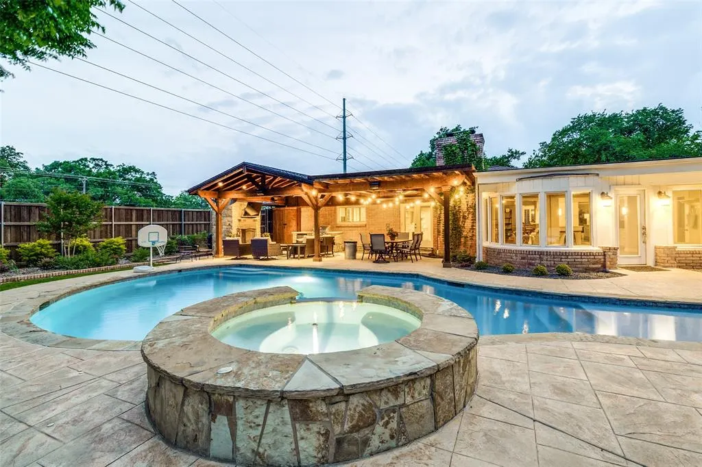 11116 Cinderella Lane