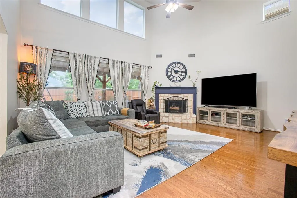 6605 Crator Drive