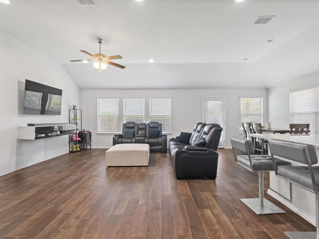 4204 Cordata Drive