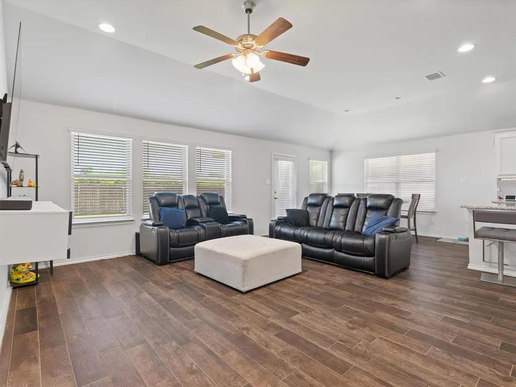 4204 Cordata Drive