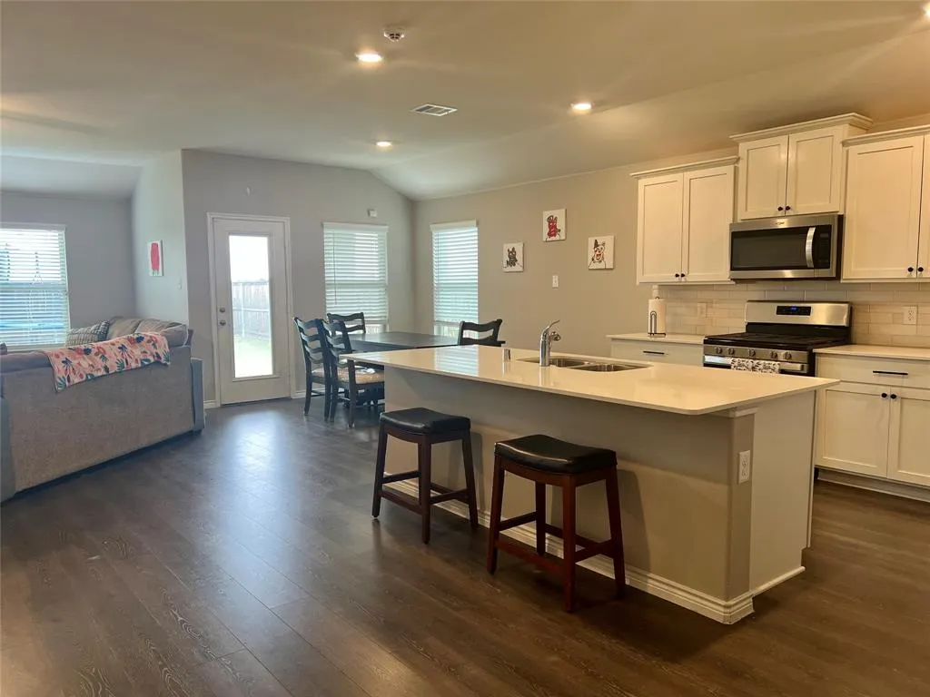 6413 Tudor Place