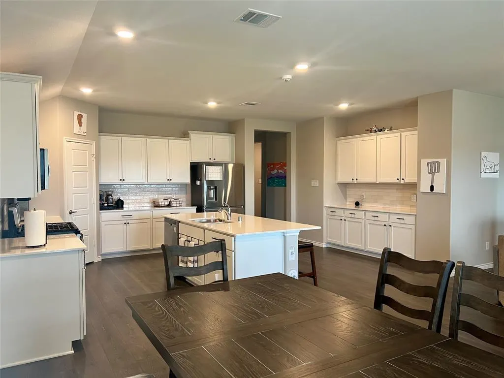 6413 Tudor Place