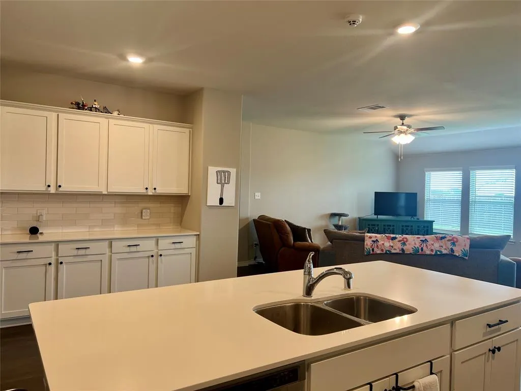 6413 Tudor Place