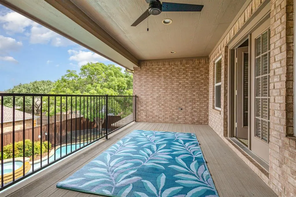 2916 Woods Drive