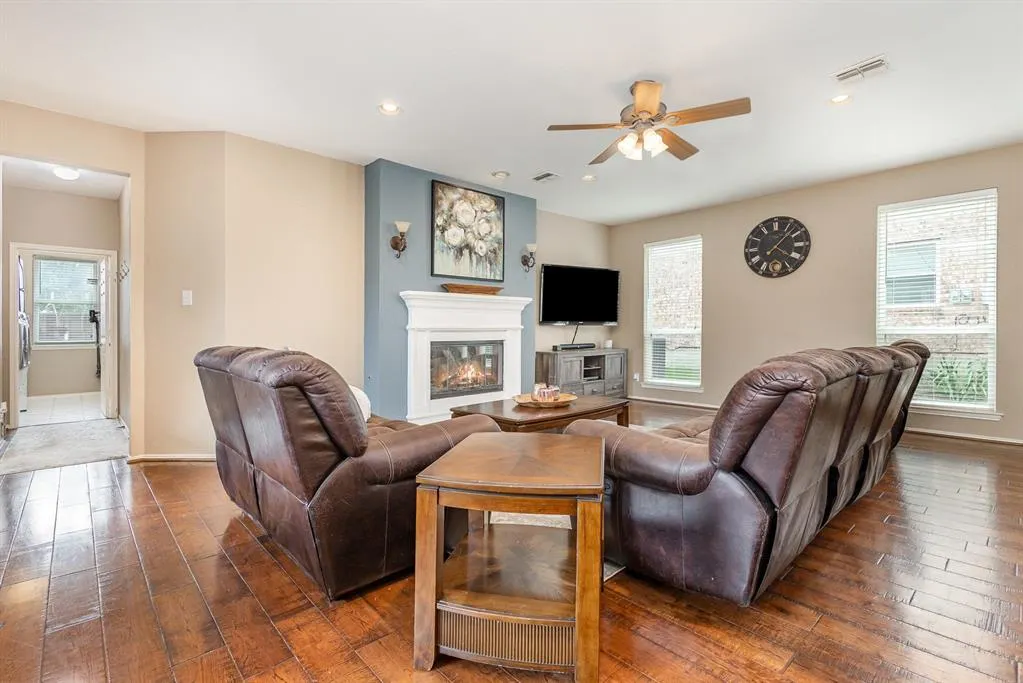 2916 Woods Drive