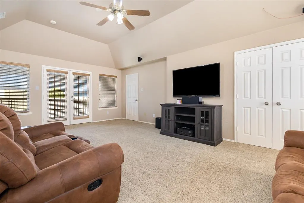 2916 Woods Drive