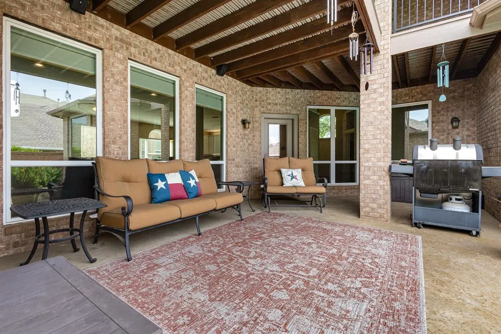 2916 Woods Drive