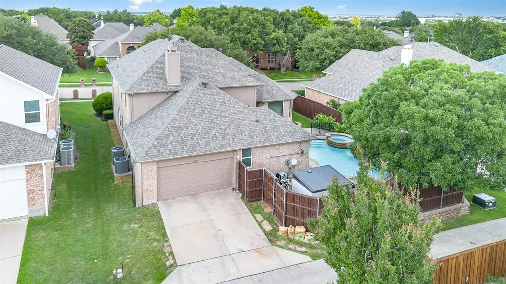 2916 Woods Drive