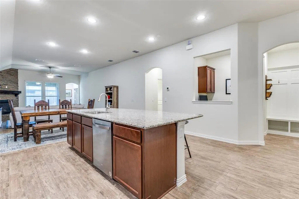 2821 Redbud Lane
