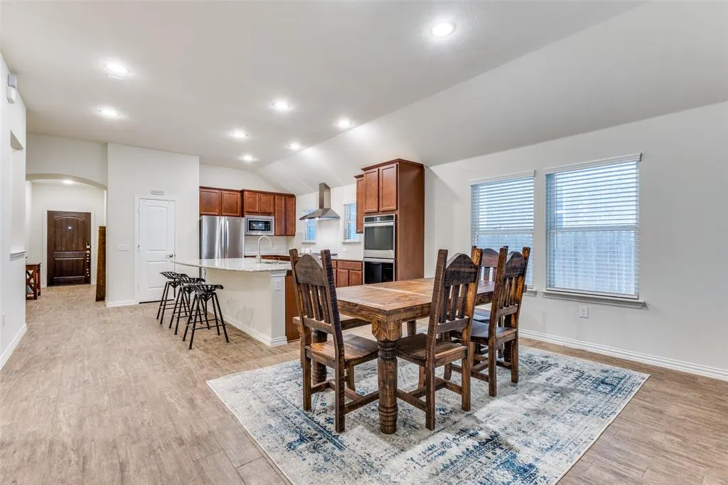 2821 Redbud Lane