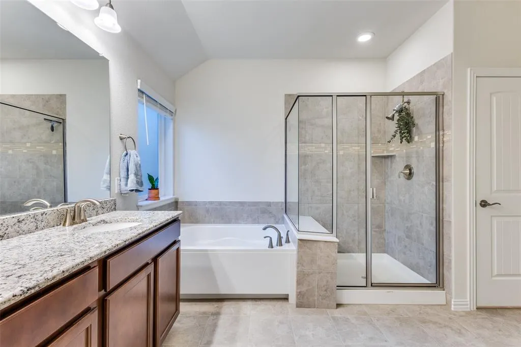 2821 Redbud Lane
