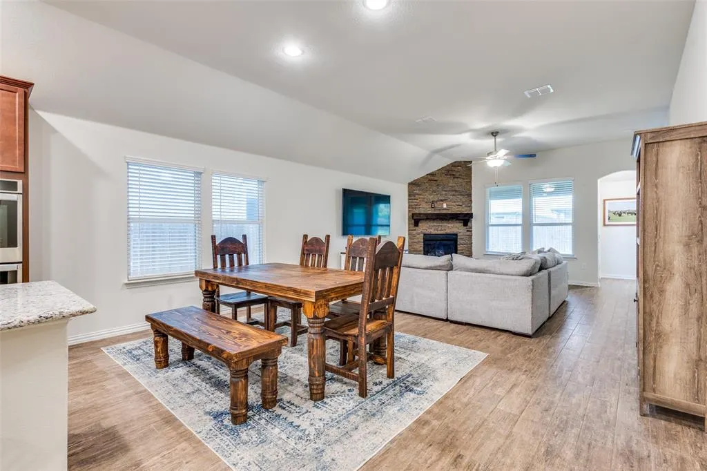 2821 Redbud Lane