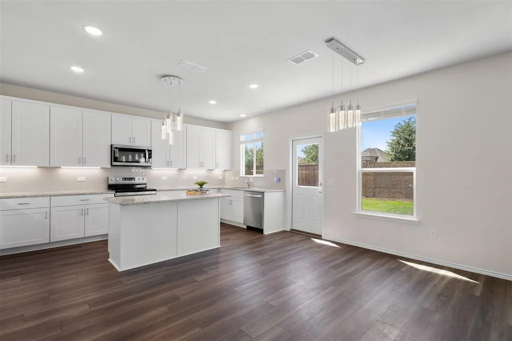 1600 Waggoner Drive