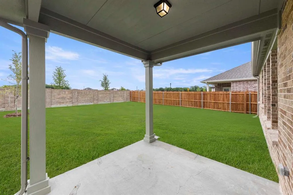 2318 Myrtle Way