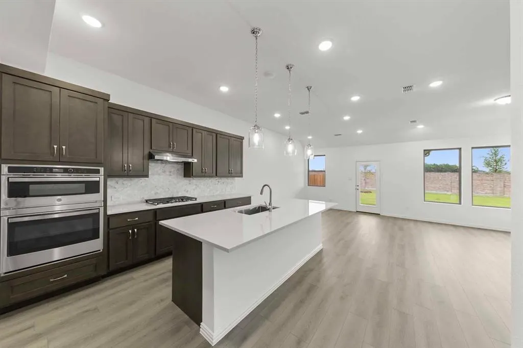 2318 Myrtle Way