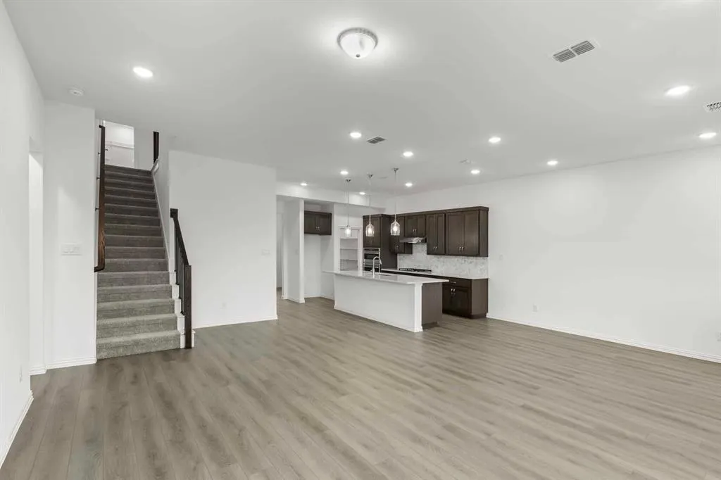 2318 Myrtle Way