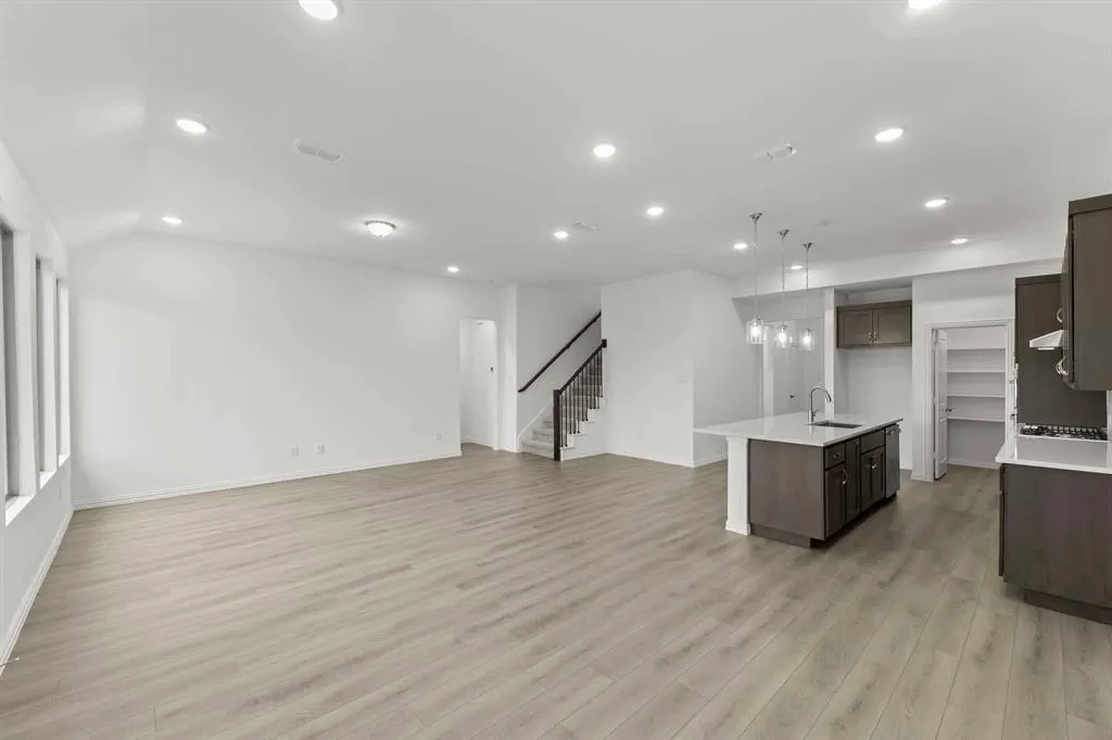 2318 Myrtle Way