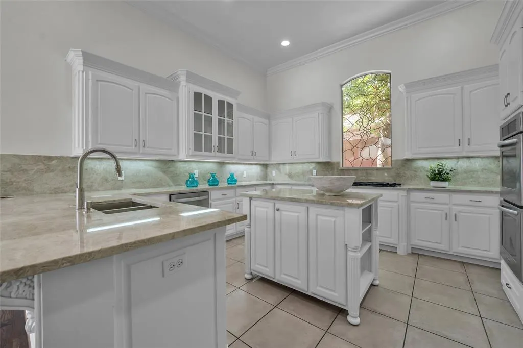 3000 Vinson Lane