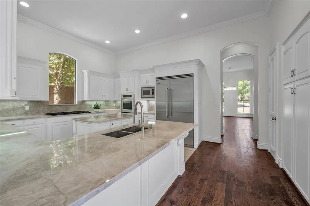 3000 Vinson Lane