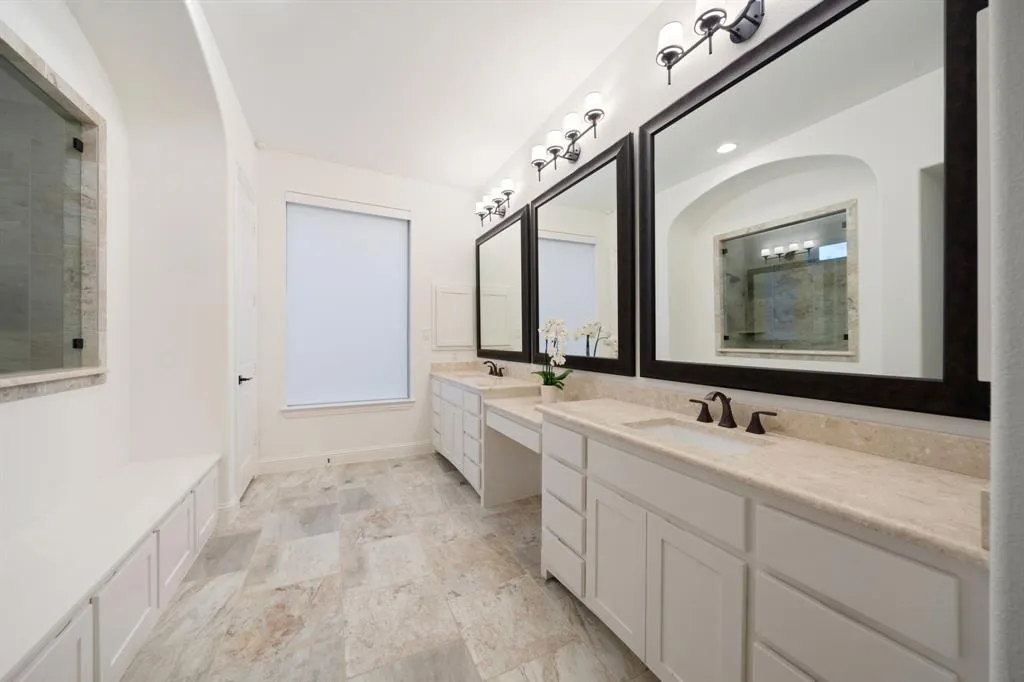 4451 Woodbine Lane