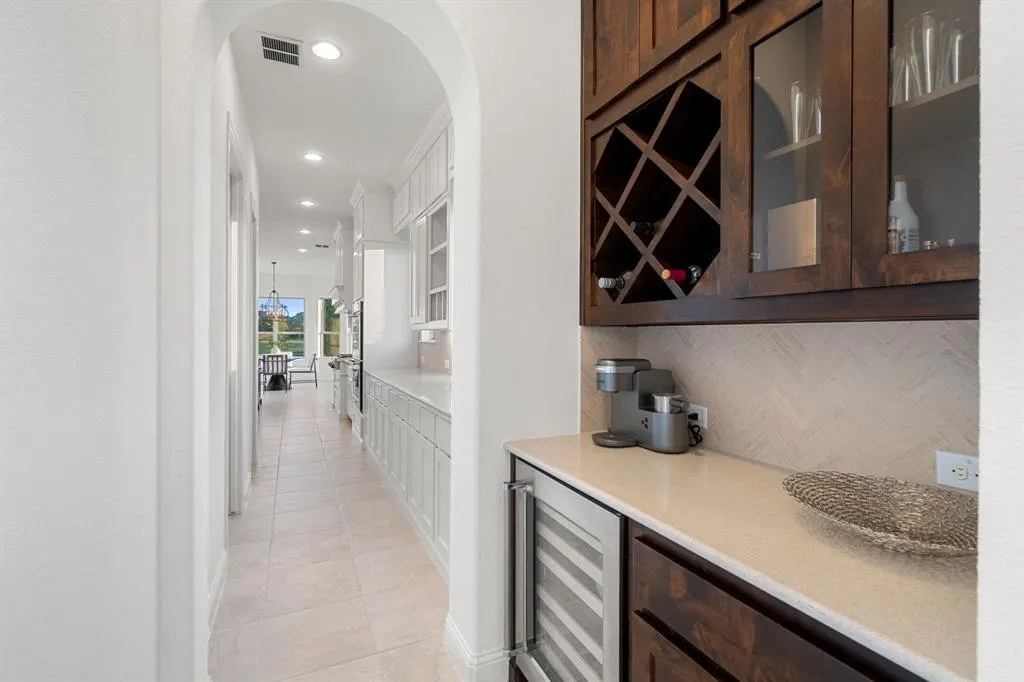 4451 Woodbine Lane