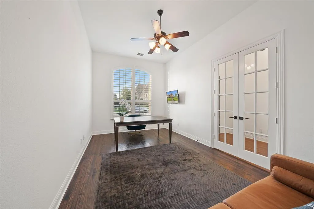 4451 Woodbine Lane