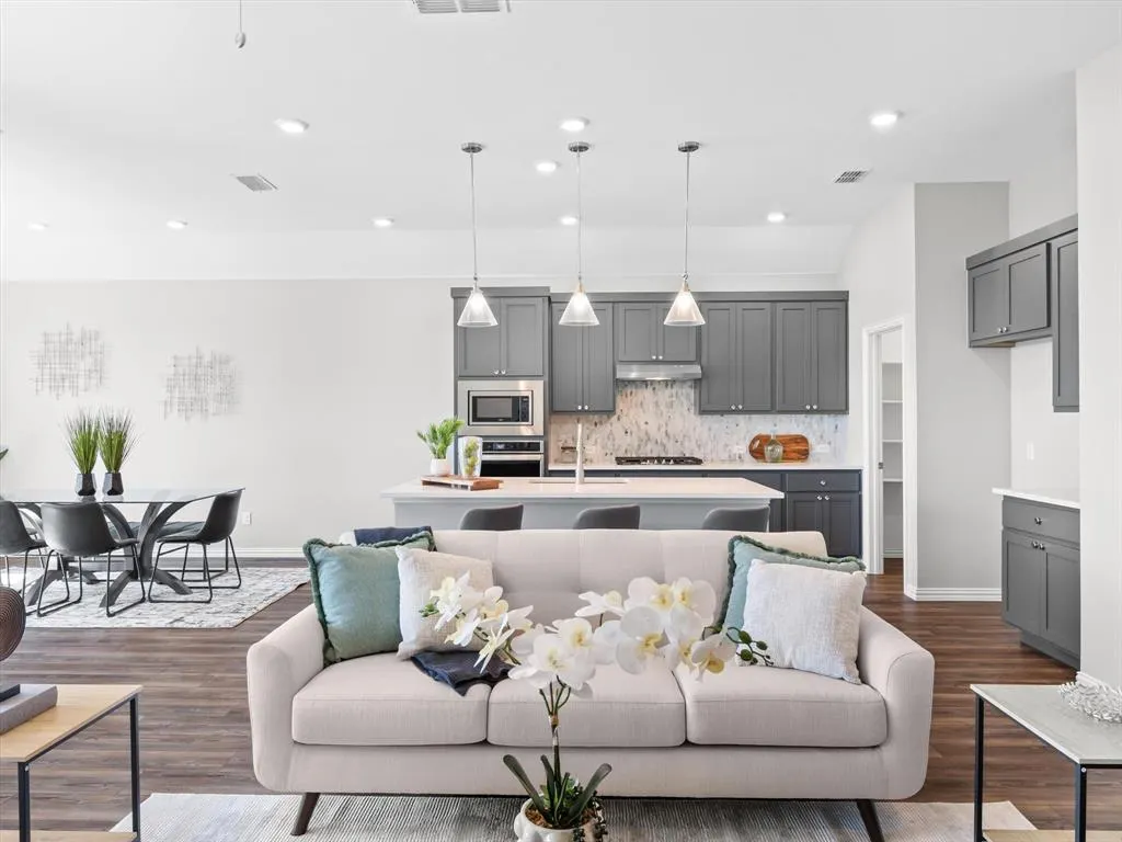 2219 Primrose Trail