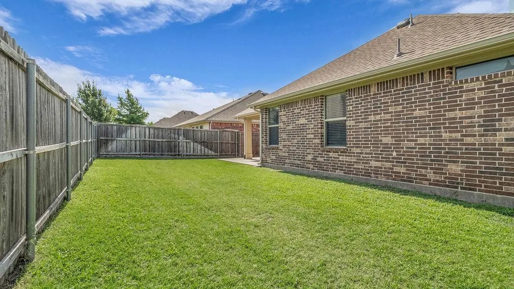 3513 Holly Road