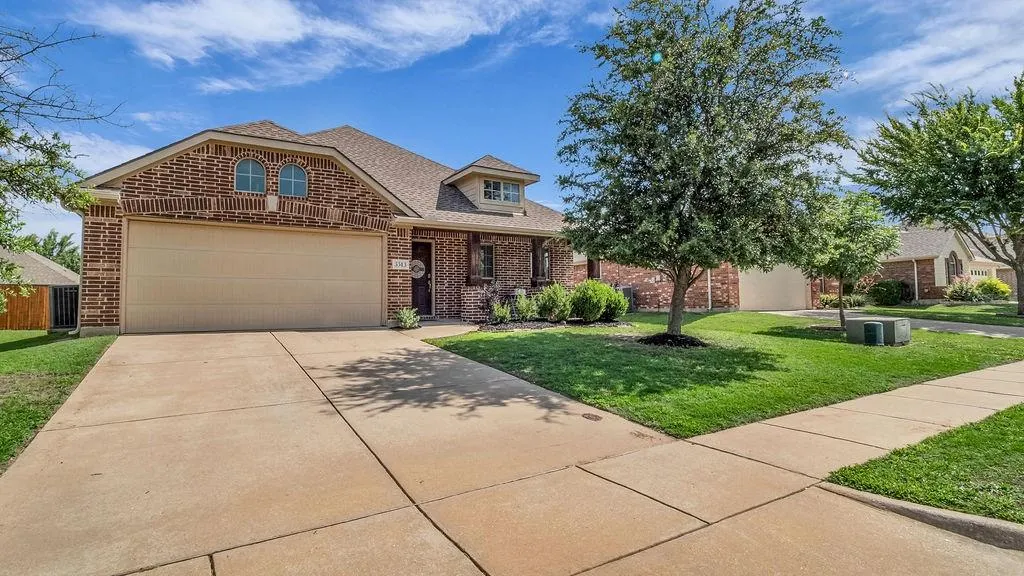 3513 Holly Road