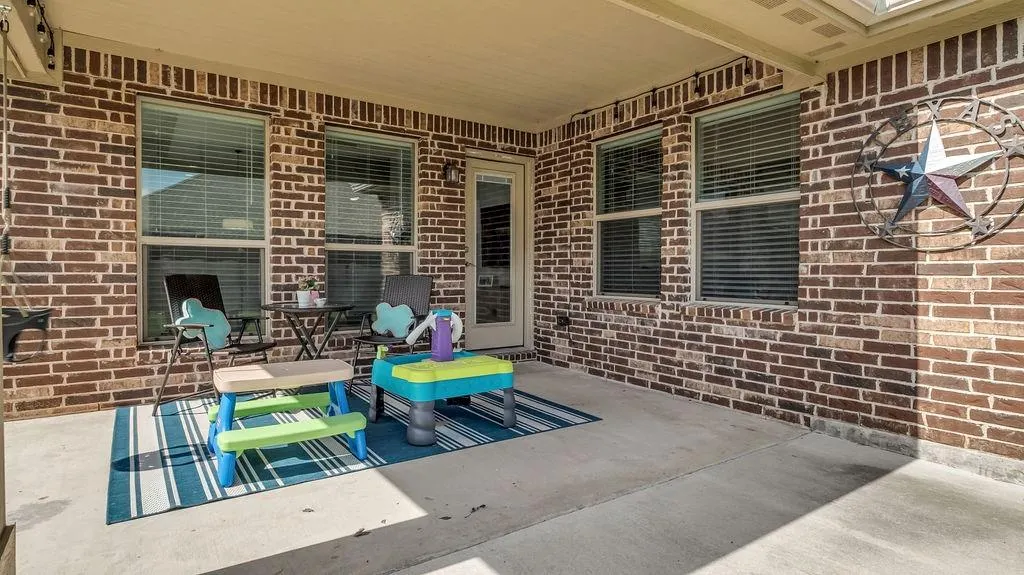 3513 Holly Road