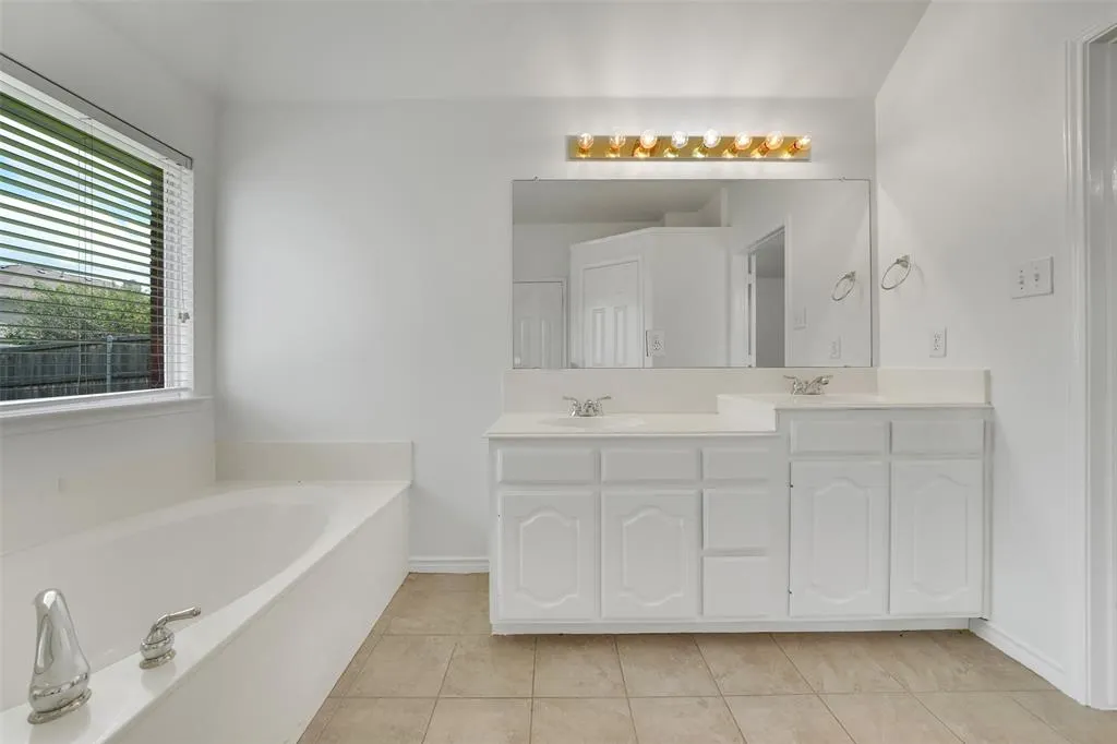 1422 Greenwich Drive