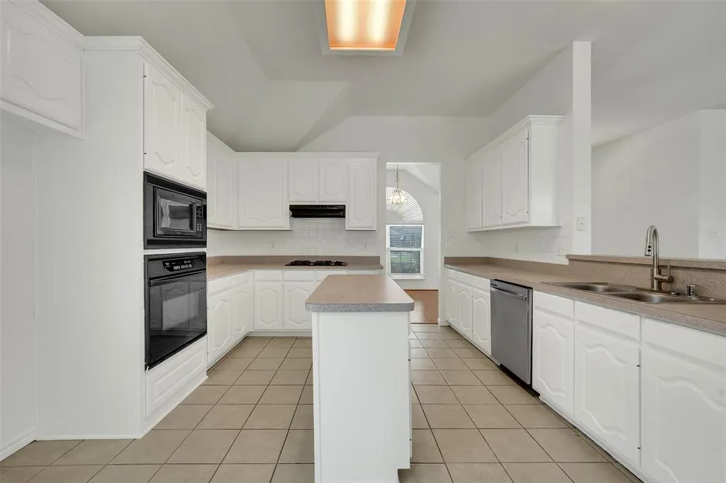 1422 Greenwich Drive