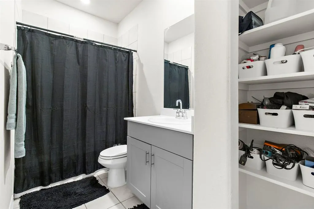 1211 Sweetleaf Street