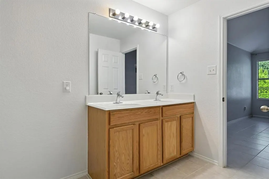 1070 English Ivy Drive