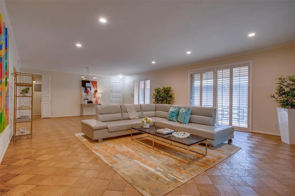 6314 Bandera Avenue, #C