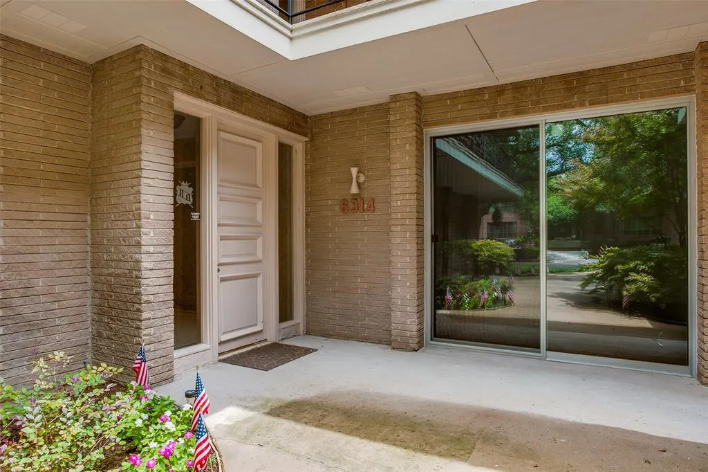 6314 Bandera Avenue, #C