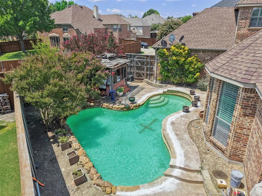 15577 Mountain View Lane