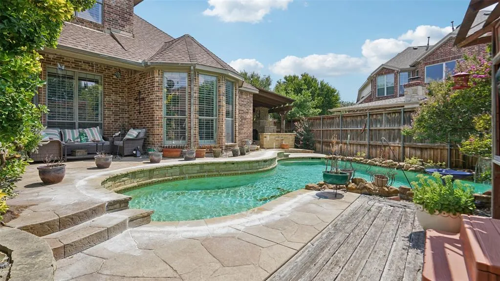 15577 Mountain View Lane