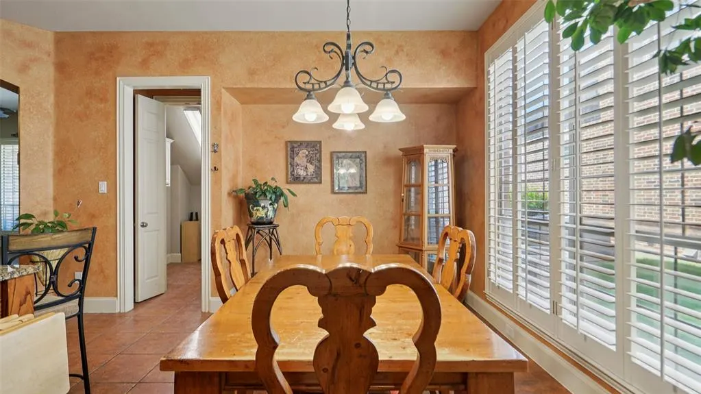15577 Mountain View Lane