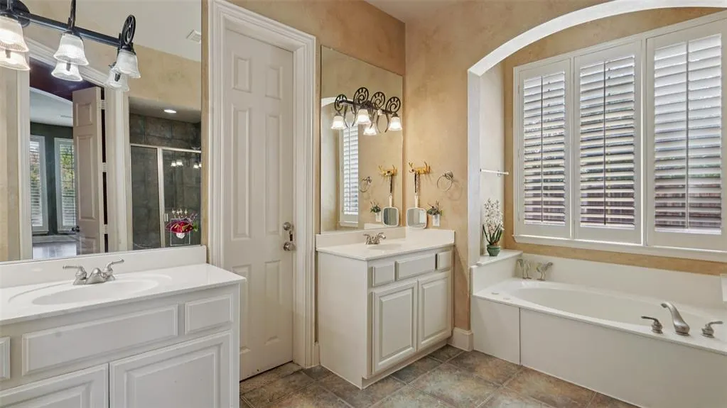 15577 Mountain View Lane