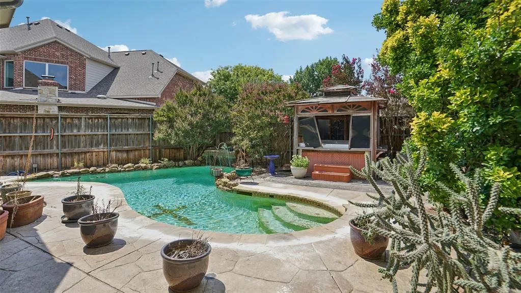15577 Mountain View Lane