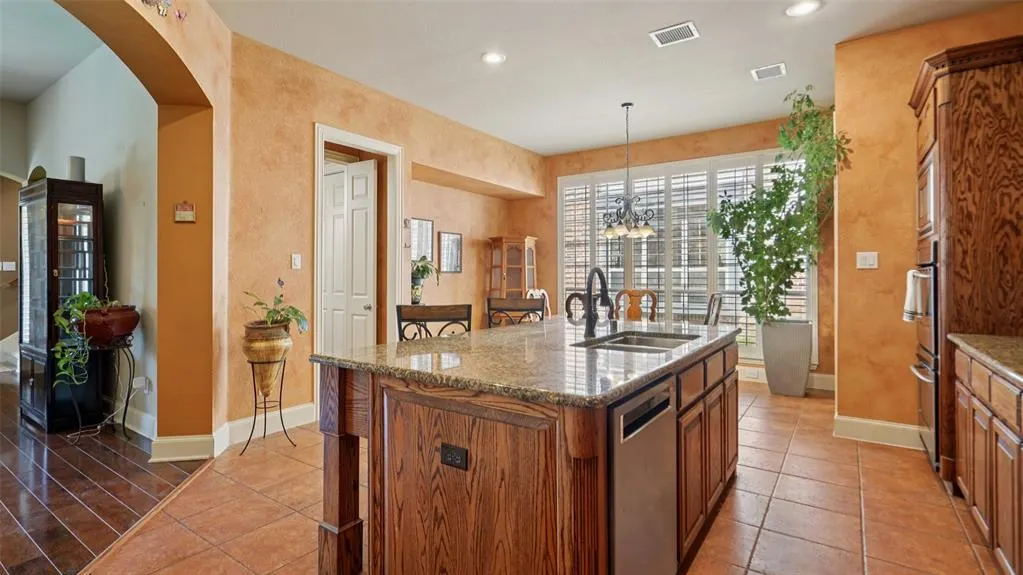 15577 Mountain View Lane